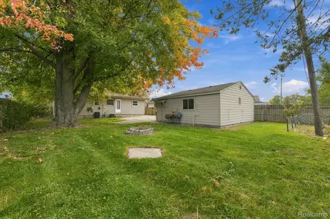 Exterior - 9350 Biddle St, Romulus, MI 48174 photo 4 of 4