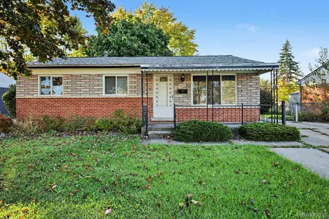 34535 Beaconsfield St, Clinton Township, MI 48035