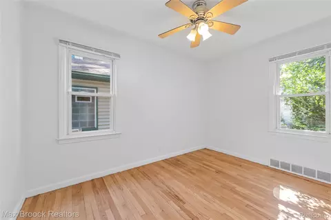 Bedroom - 450 E Maplehurst St, Ferndale, MI 48220 photo 2 of 2