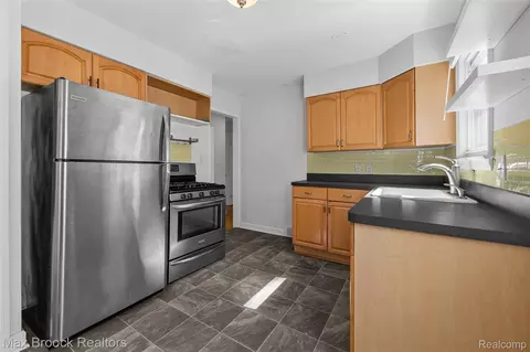 Kitchen - 450 E Maplehurst St, Ferndale, MI 48220 photo 1 of 2