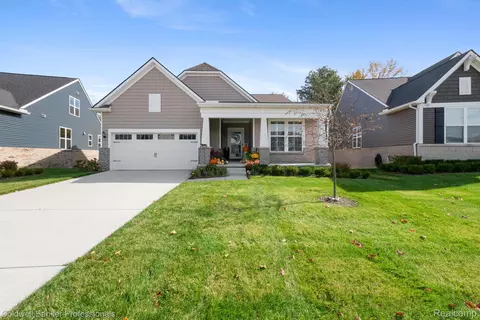 30074 Turtle Creek Cir, Lyon, MI 48165