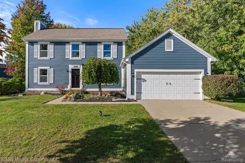 61346 Dean Dr, South Lyon, MI 48178