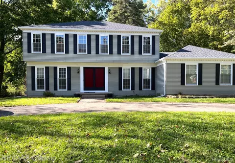 230 W Maryknoll, Rochester Hills, MI 48309