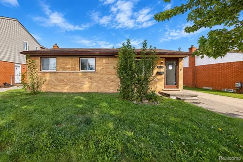 29622 Brown Ct, Garden City, MI 48135