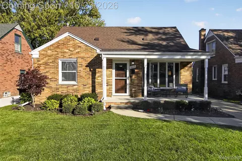 8615 Quandt Ave, Allen Park, MI 48101