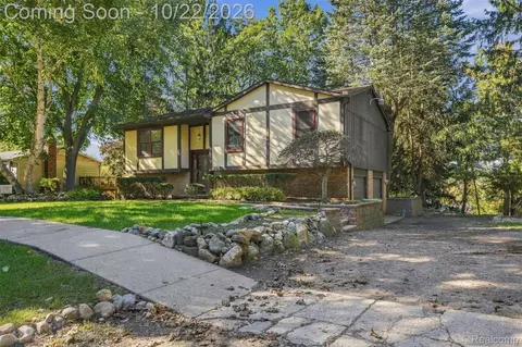 815 Union St, Milford, MI 48381
