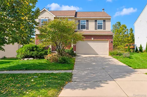 39012 Cheshire Dr, Northville, MI 48167