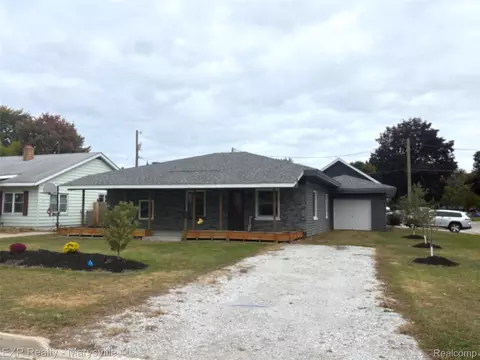 3516 10th Ave, Port Huron, MI 48060
