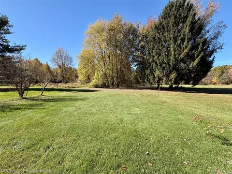 Exterior - 8403 Neff Rd, Mount Morris, MI 48458 photo 2 of 2