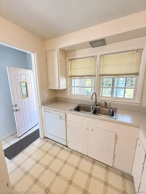 Kitchen - 8403 Neff Rd, Mount Morris, MI 48458 photo 2 of 3