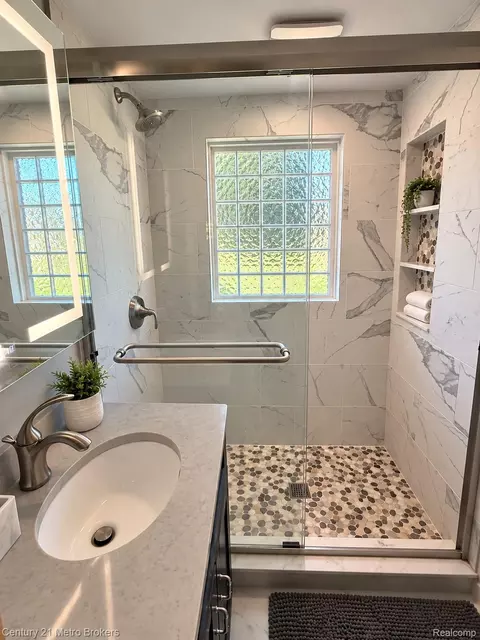 Bath - 8403 Neff Rd, Mount Morris, MI 48458 photo 1 of 1