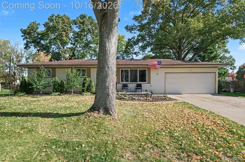 296 Hershey Blvd, Waterford, MI 48327
