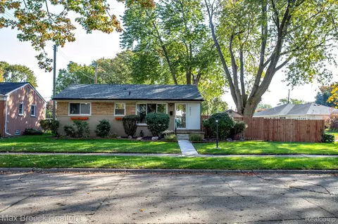 28204 Delton St, Madison Heights, MI 48071