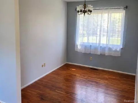 4127 Custer Ave, Flint, MI 48507 photo 4