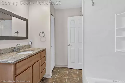 Bath - 204 Dutch Mill Dr, Flushing, MI 48433 photo 1 of 3