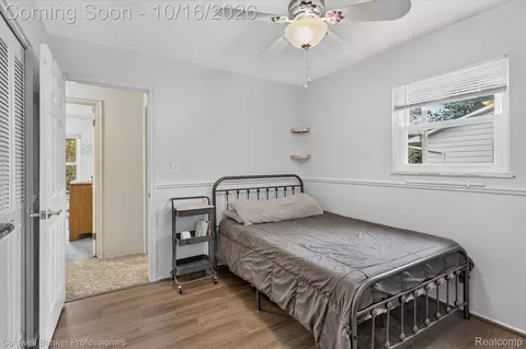 Bedroom - 204 Dutch Mill Dr, Flushing, MI 48433 photo 4 of 4
