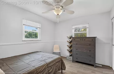 Bedroom - 204 Dutch Mill Dr, Flushing, MI 48433 photo 3 of 4
