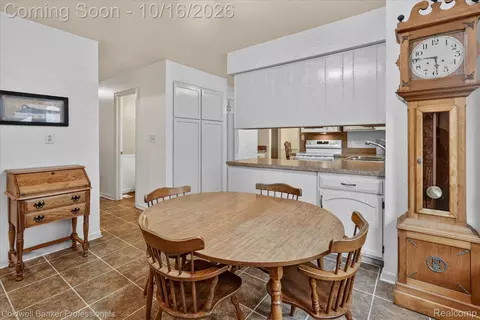 Dining - 204 Dutch Mill Dr, Flushing, MI 48433 photo 4 of 4