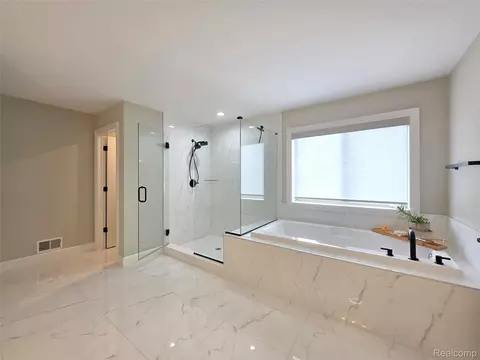 Bath - 52875 Char Marie Dr, Macomb, MI 48042 photo 3 of 7