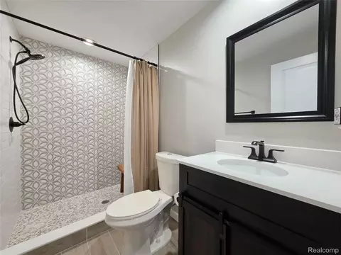 Bath - 52875 Char Marie Dr, Macomb, MI 48042 photo 7 of 7