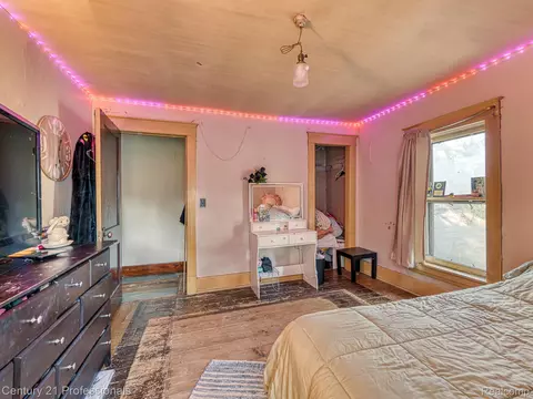 Bedroom - 262 E River St, Deerfield, MI 49238 photo 2 of 5
