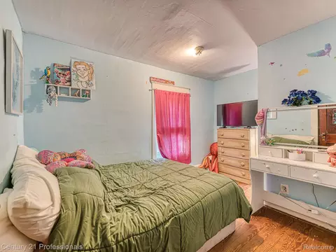 Bedroom - 262 E River St, Deerfield, MI 49238 photo 5 of 5