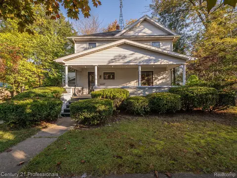 Exterior - 262 E River St, Deerfield, MI 49238 photo 2 of 9