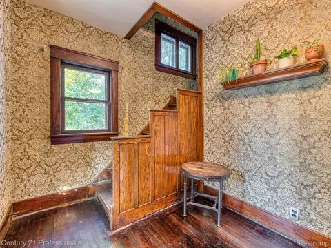 Entry Way - 262 E River St, Deerfield, MI 49238 photo 2 of 4