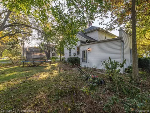 Exterior - 262 E River St, Deerfield, MI 49238 photo 8 of 9