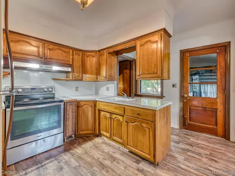 Kitchen - 262 E River St, Deerfield, MI 49238 photo 2 of 2