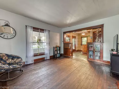 Living - 262 E River St, Deerfield, MI 49238 photo 2 of 3
