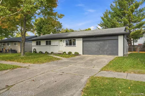 24223 Ramsgate St, Clinton Township, MI 48035