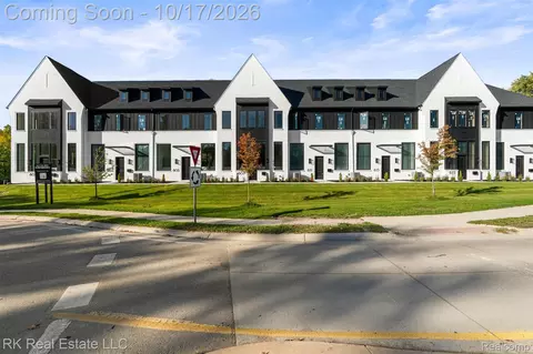 605 E Flint St, Lake Orion, MI 48362