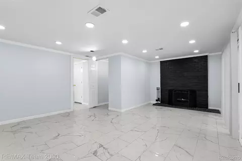 Living - 7735 Beech Daly Rd, Taylor, MI 48180 photo 4 of 5