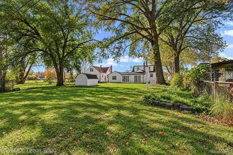 Exterior - 7735 Beech Daly Rd, Taylor, MI 48180 photo 4 of 5