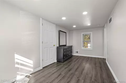 Bedroom - 7735 Beech Daly Rd, Taylor, MI 48180 photo 1 of 1