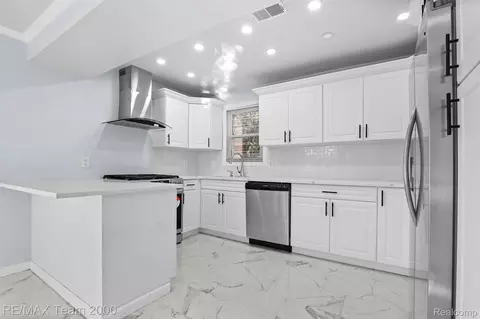 Kitchen - 7735 Beech Daly Rd, Taylor, MI 48180 photo 1 of 2