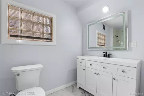 Bath - 7735 Beech Daly Rd, Taylor, MI 48180 photo 1 of 2
