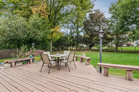Exterior - 3688 Estates Dr, Troy, MI 48084 photo 3 of 7
