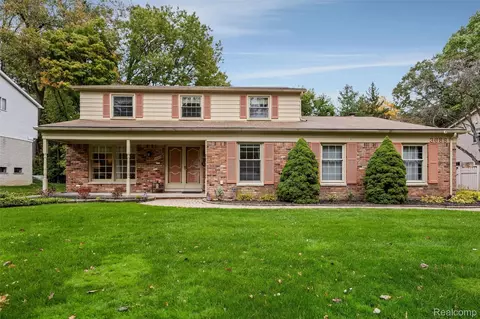 Exterior - 3688 Estates Dr, Troy, MI 48084 photo 1 of 7