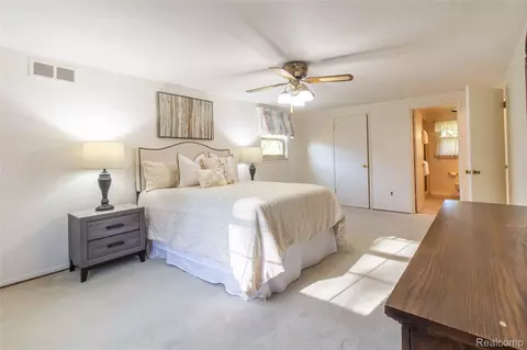 Bedroom - 3688 Estates Dr, Troy, MI 48084 photo 3 of 7