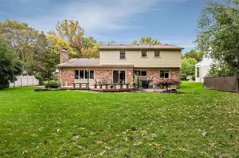 Exterior - 3688 Estates Dr, Troy, MI 48084 photo 6 of 7