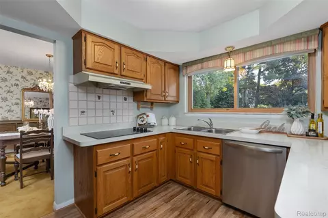 Kitchen - 3688 Estates Dr, Troy, MI 48084 photo 1 of 3