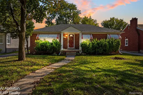 23440 Norwood St, Oak Park, MI 48237