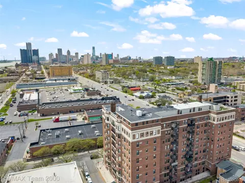 2900 E Jefferson Ave Apt Ave #61-C8, Detroit, MI 48207