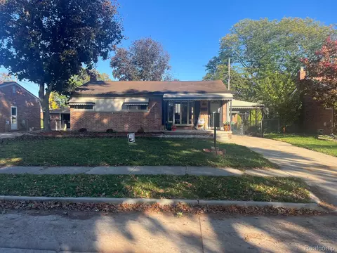 6510 Fairfield St, Garden City, MI 48135