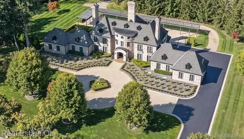 1343 Orchard Ridge Rd, Bloomfield Hills, MI 48304