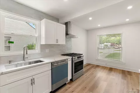 Kitchen - 2155 E 8 Mile Rd, Grosse Pointe Woods, MI 48236 photo 5 of 5