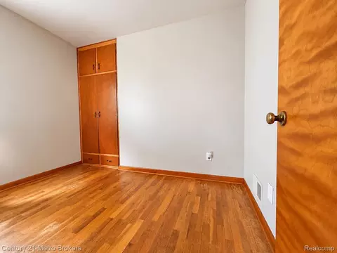 3501 Clairmont St, Flint, MI 48503 photo 7