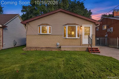 11864 Camden St, Livonia, MI 48150